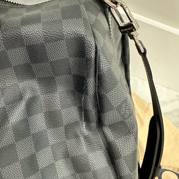 Louis Vuitton bag. - Picture 6 of 6